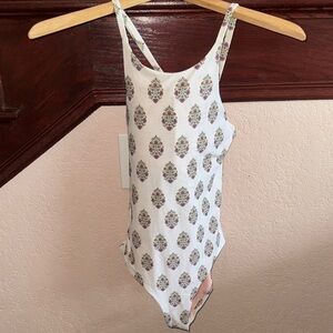 Kibys Women’s Size Small Rose Garden NWT Open Back One Piece SwimSuit Swimwear